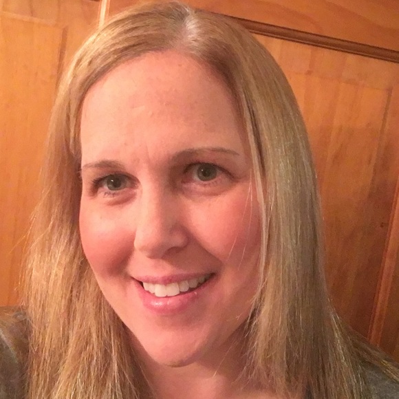 Meet your Posher, Jeanette - Picture 1 of 1